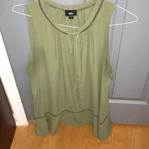 Army green flowy tank